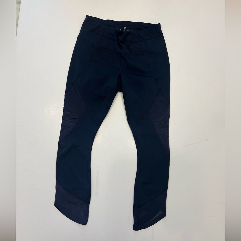 Athleta Aura Sona Navy XS Capri Length Leggings 22” Mesh Like New